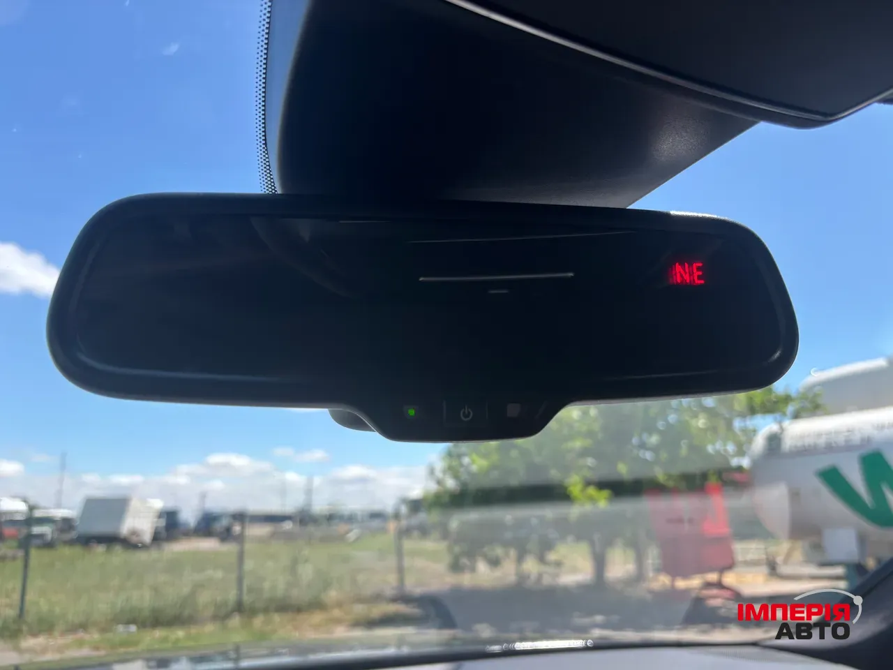 Audi A8 - фото 3