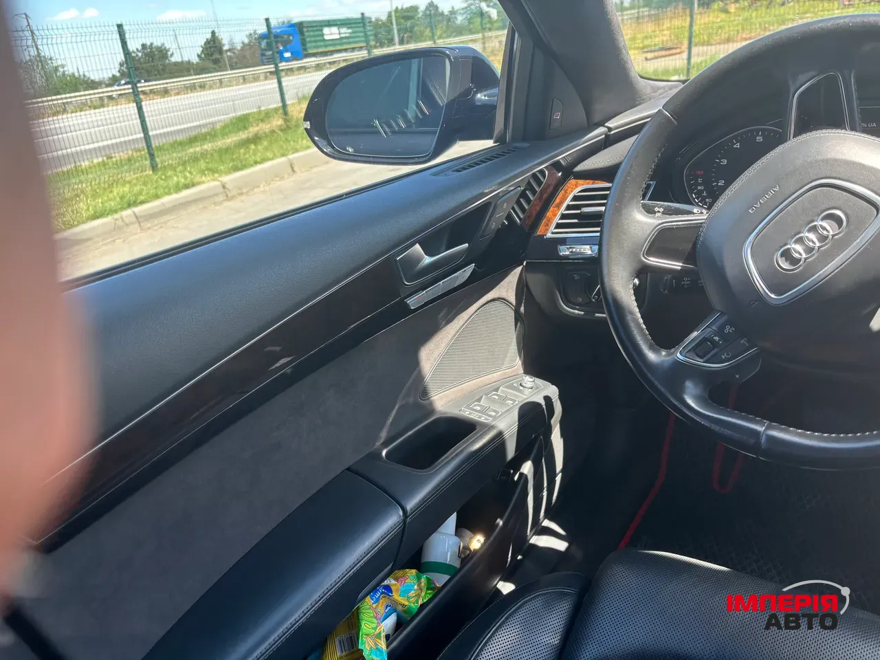 Audi A8 - фото 10