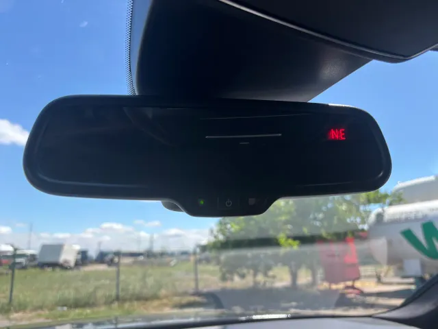 Audi A8 - фото 3