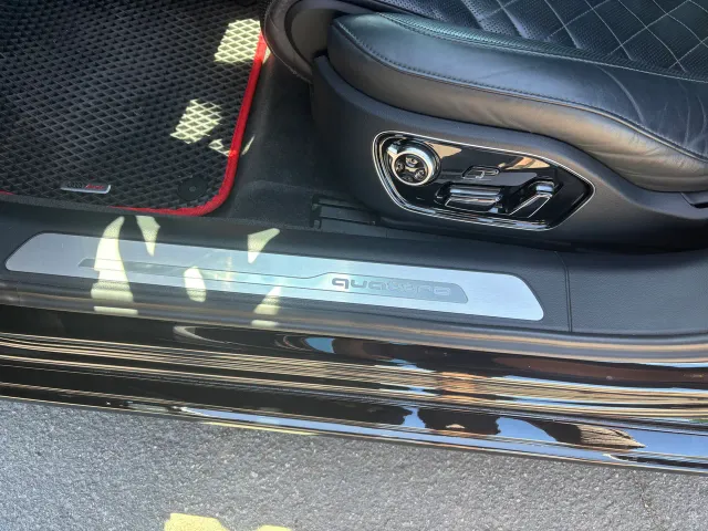 Audi A8 - фото 2