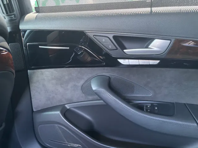 Audi A8 - фото 4