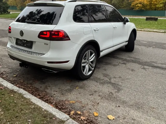 Volkswagen Touareg - фото 5