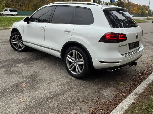 Volkswagen Touareg - фото 4