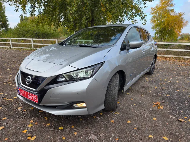 Nissan Leaf - фото 2