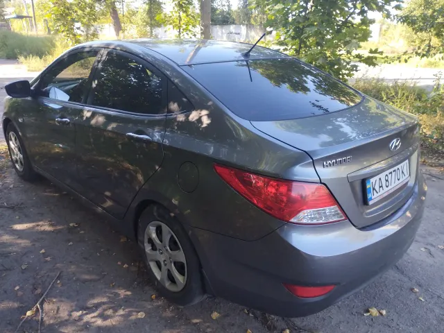 Hyundai Accent - фото 4