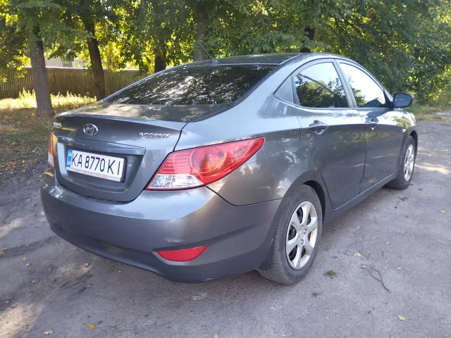 Hyundai Accent - фото 5