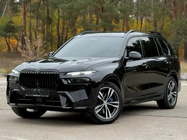 BMW X7 - фото 1