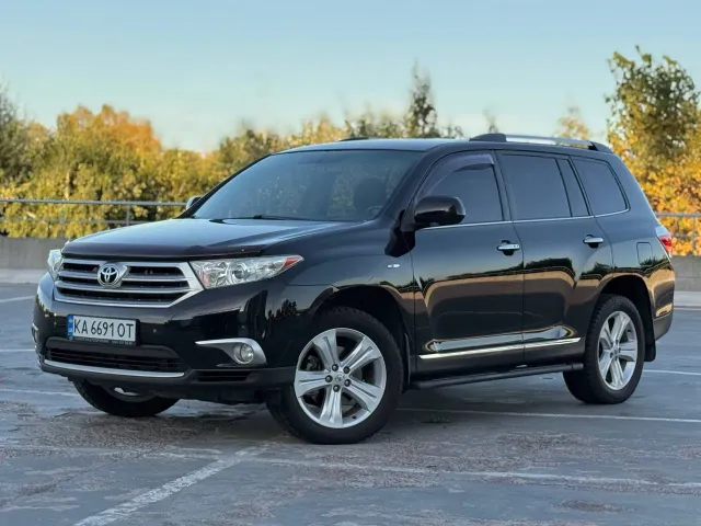 Toyota Highlander - фото 2