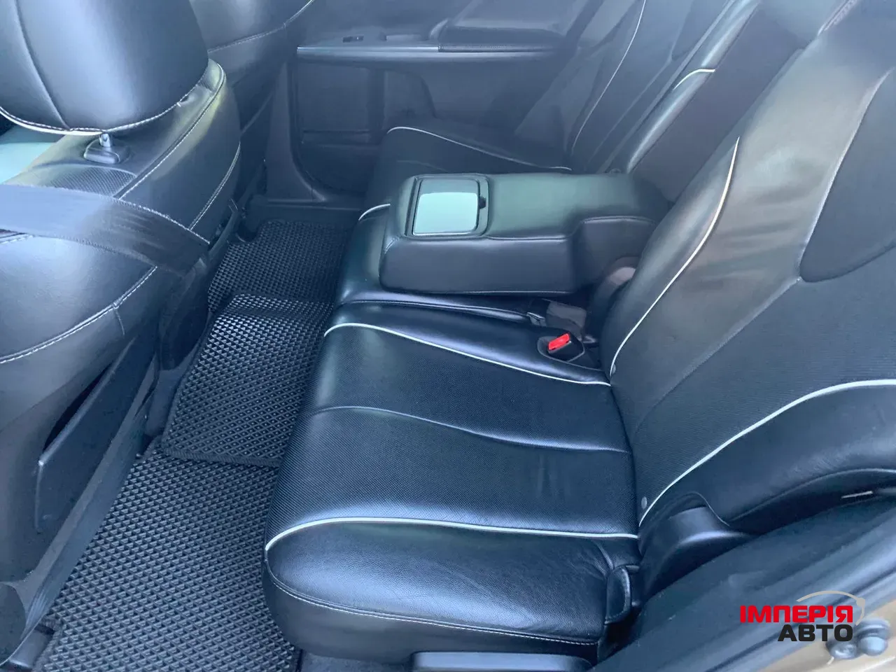 Toyota Venza - фото 8