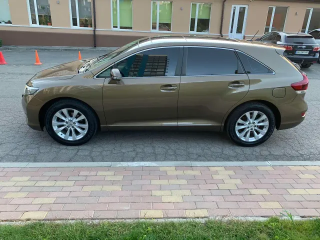 Toyota Venza - фото 5