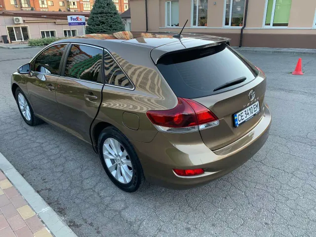 Toyota Venza - фото 4
