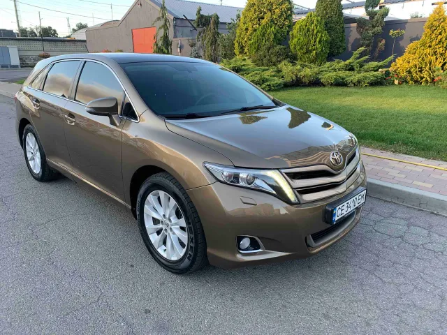 Toyota Venza - фото 1