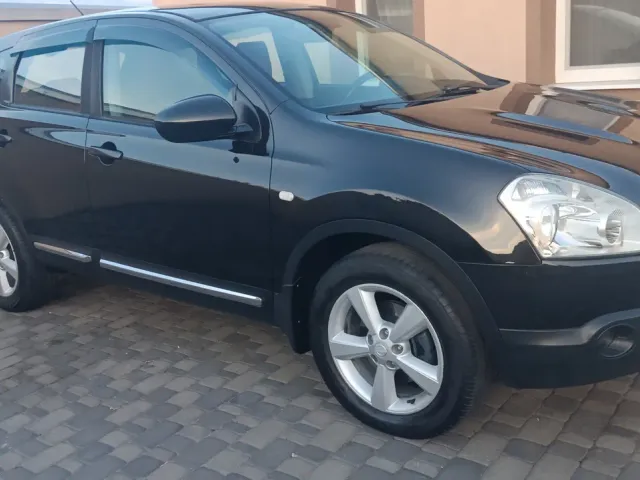 Nissan Qashqai - фото 1