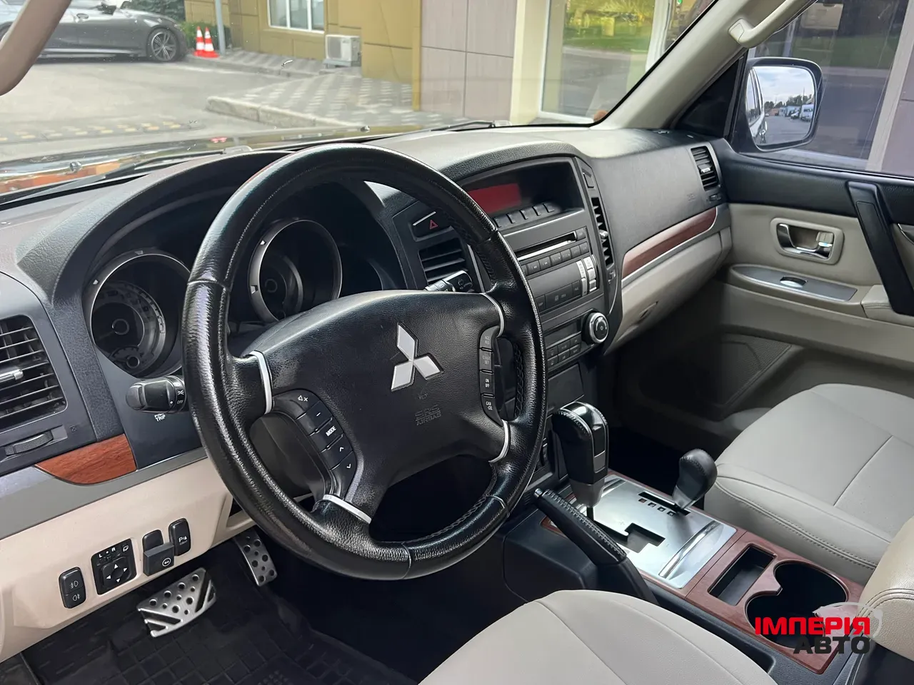 Mitsubishi Pajero - фото 8