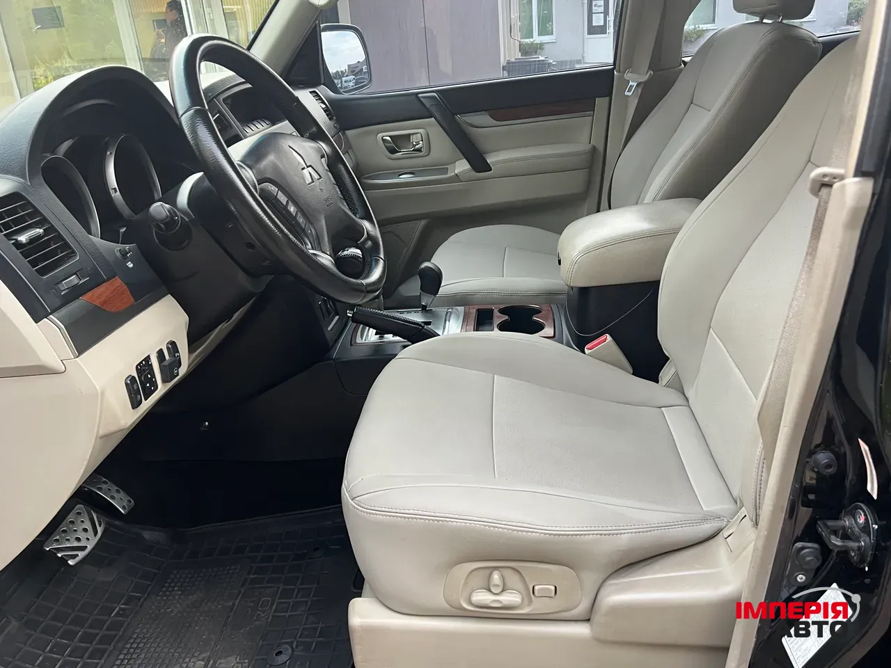 Mitsubishi Pajero - фото 9