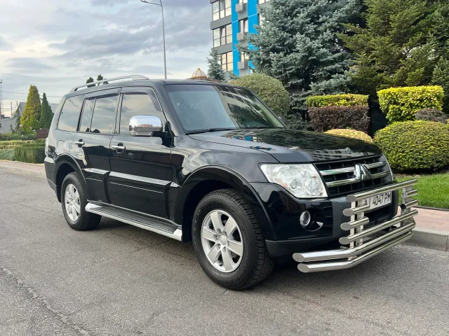 Mitsubishi Pajero - фото 1