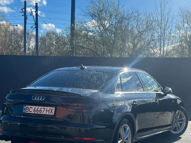 Audi A4 - фото 3