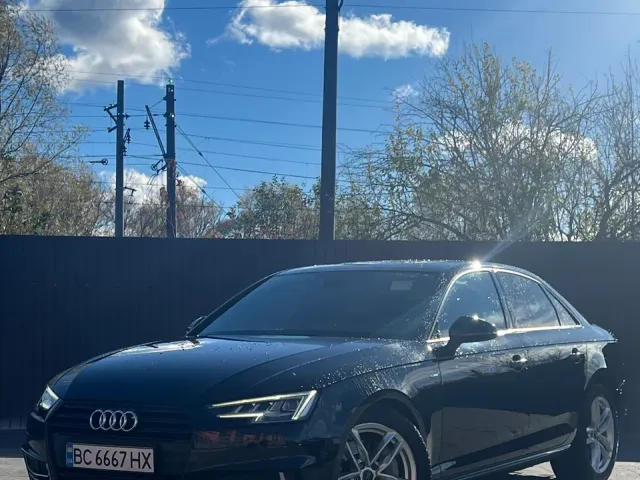 Audi A4 - фото 1