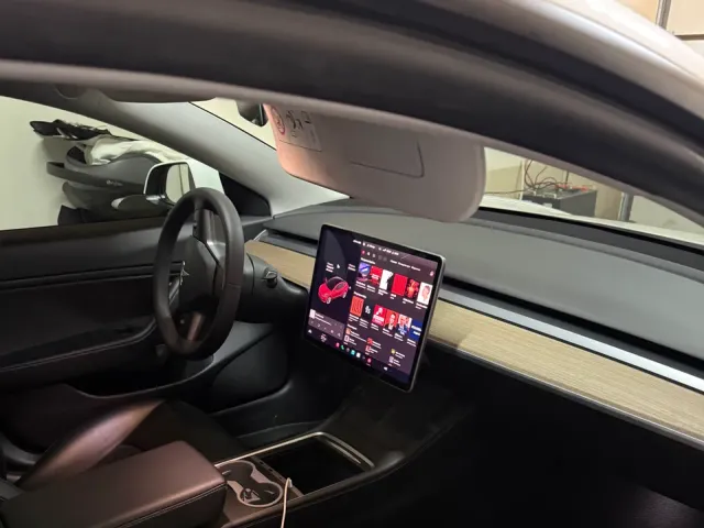 Tesla Model 3 - фото 3