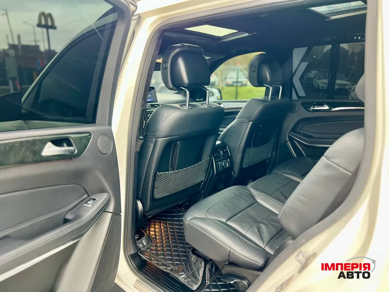 Mercedes-Benz GLS - фото 18