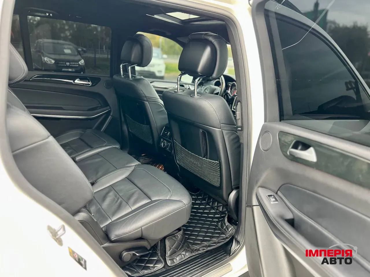 Mercedes-Benz GLS - фото 17