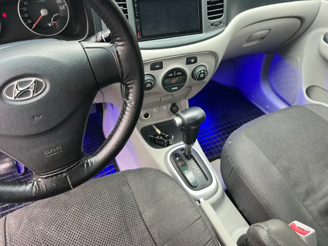 Hyundai Accent - фото 4