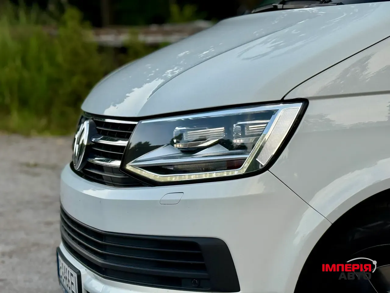 Volkswagen Multivan - фото 2