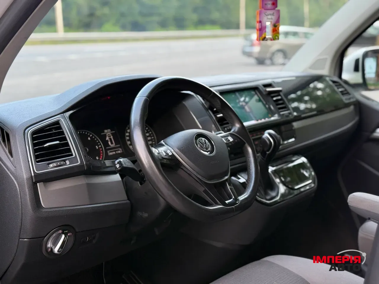 Volkswagen Multivan - фото 13