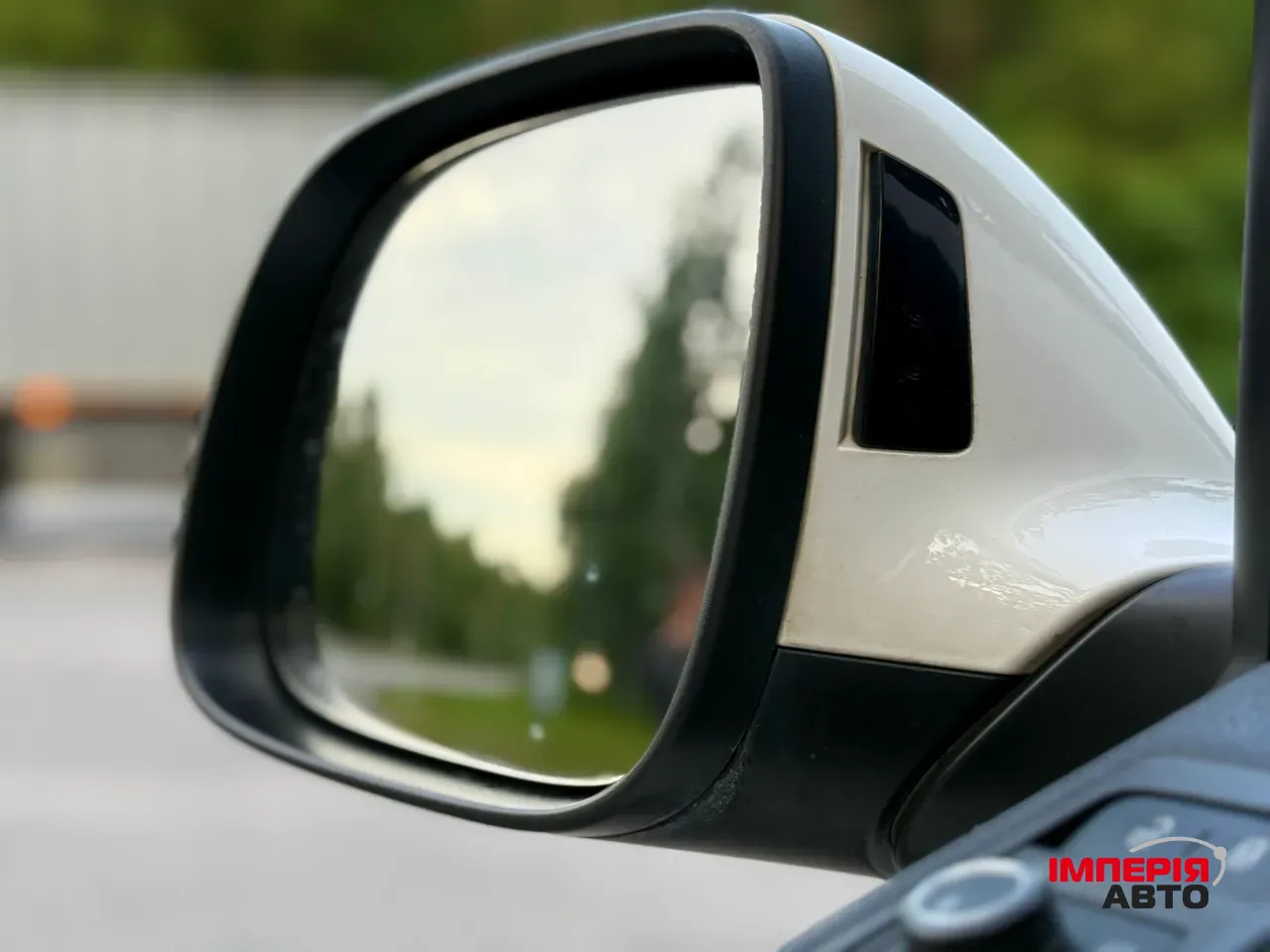 Volkswagen Multivan - фото 15