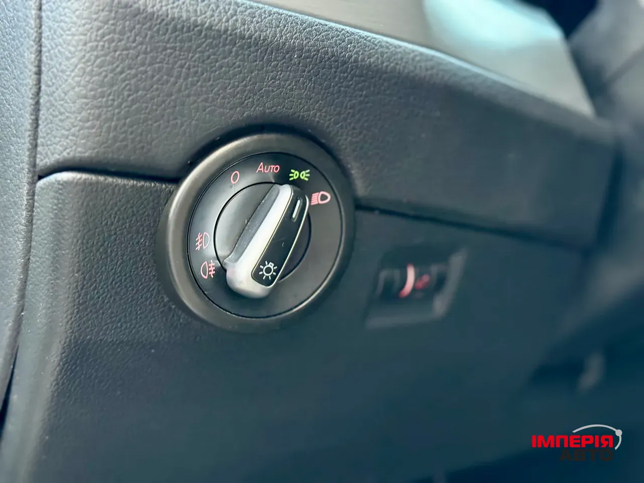 Volkswagen Multivan - фото 17