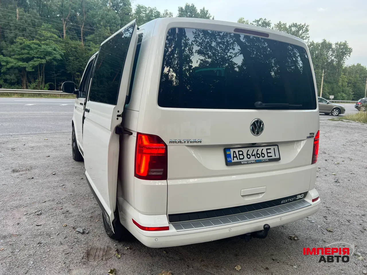 Volkswagen Multivan - фото 21