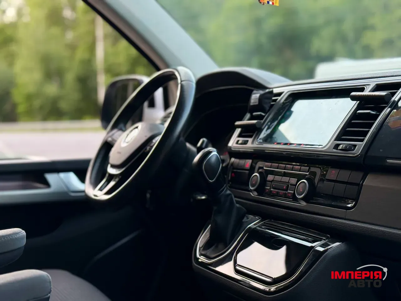 Volkswagen Multivan - фото 20