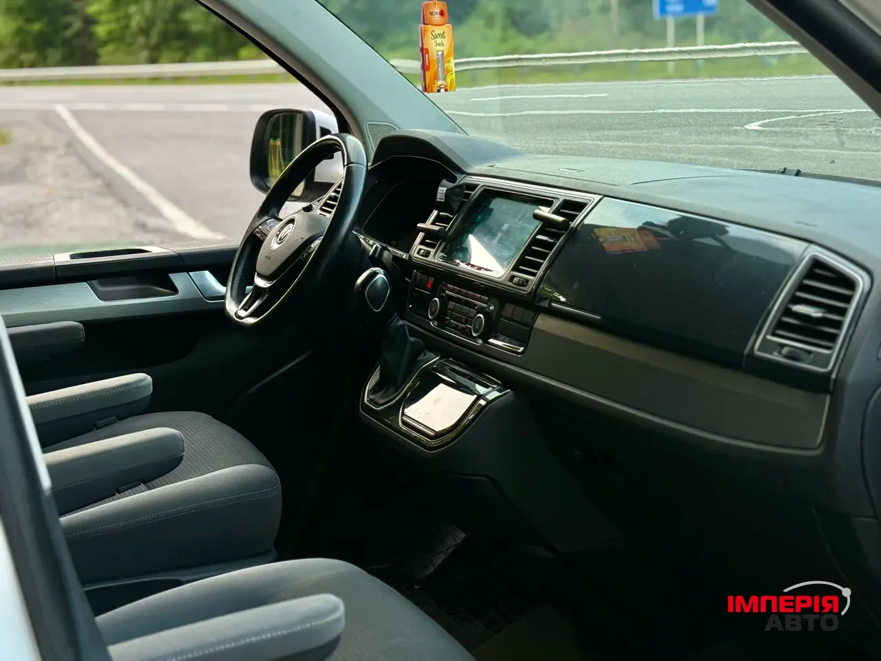 Volkswagen Multivan - фото 19