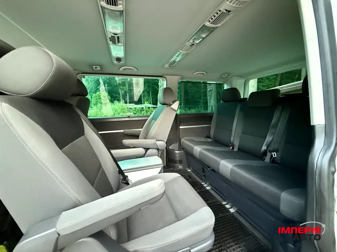 Volkswagen Multivan - фото 18