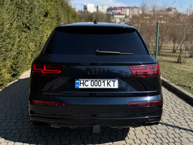 Audi Q7 - фото 4