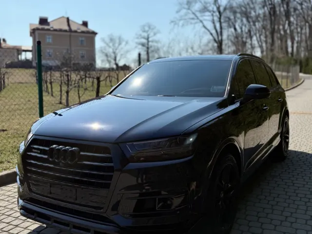 Audi Q7 - фото 2