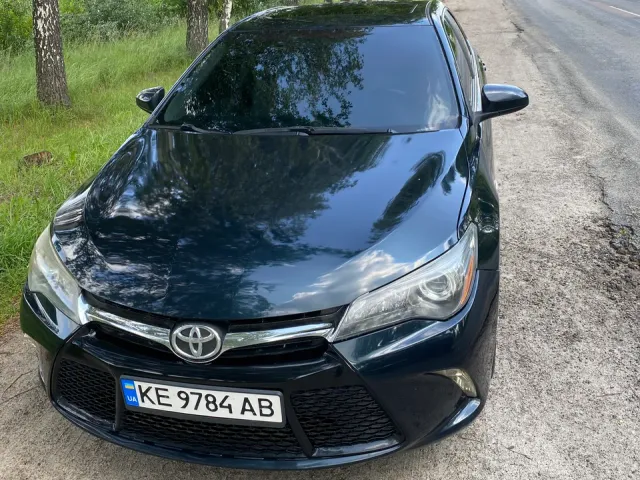 Toyota Camry - фото 2