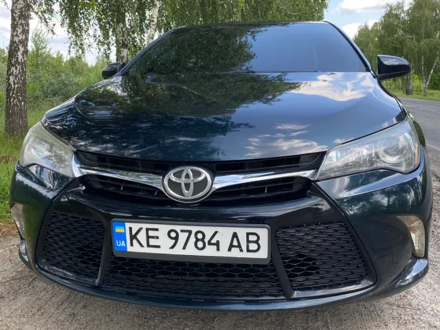 Toyota Camry - фото 3
