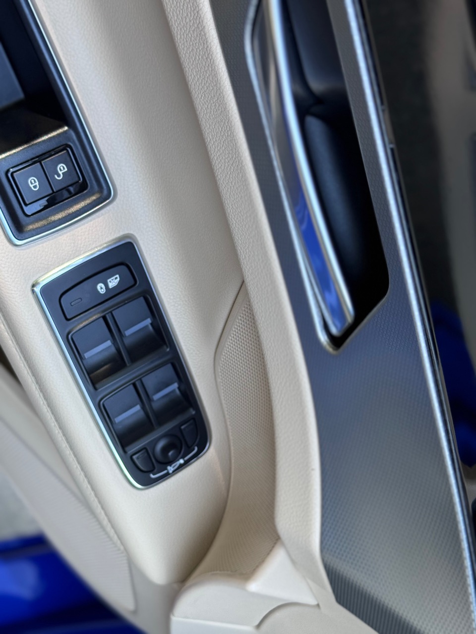Jaguar XF - фото 1