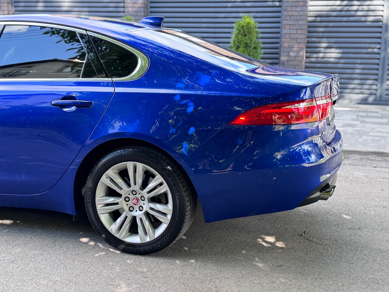 Jaguar XF - фото 14