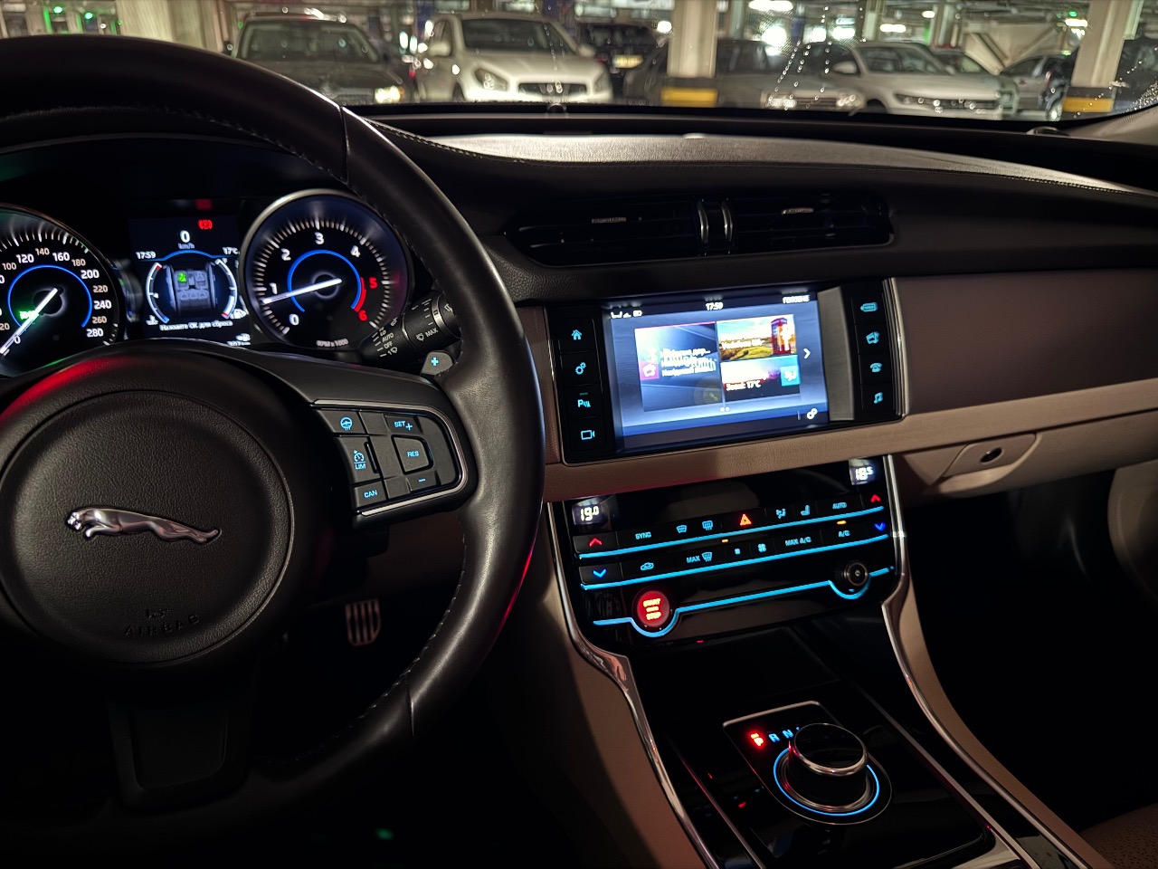 Jaguar XF - фото 3