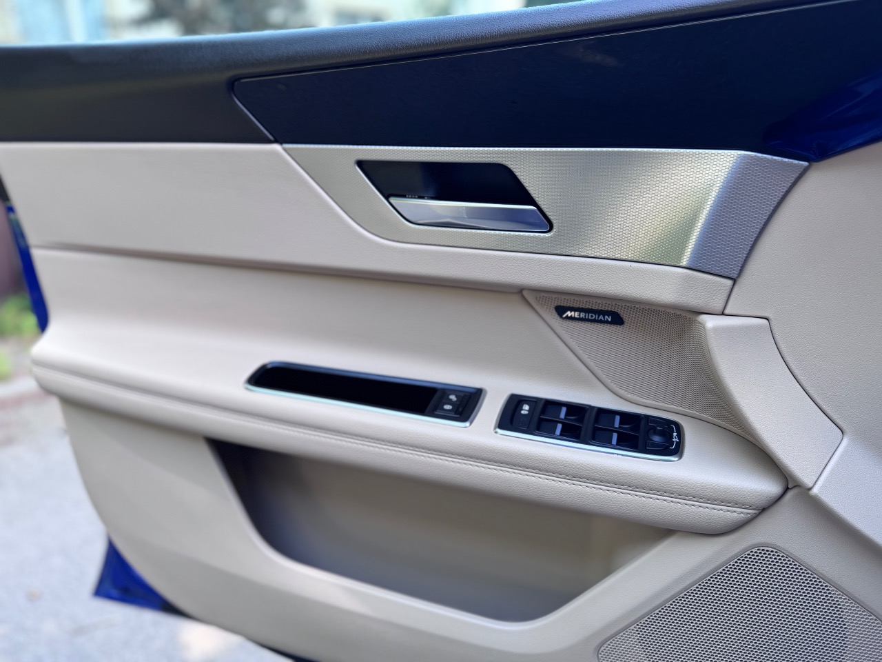 Jaguar XF - фото 15