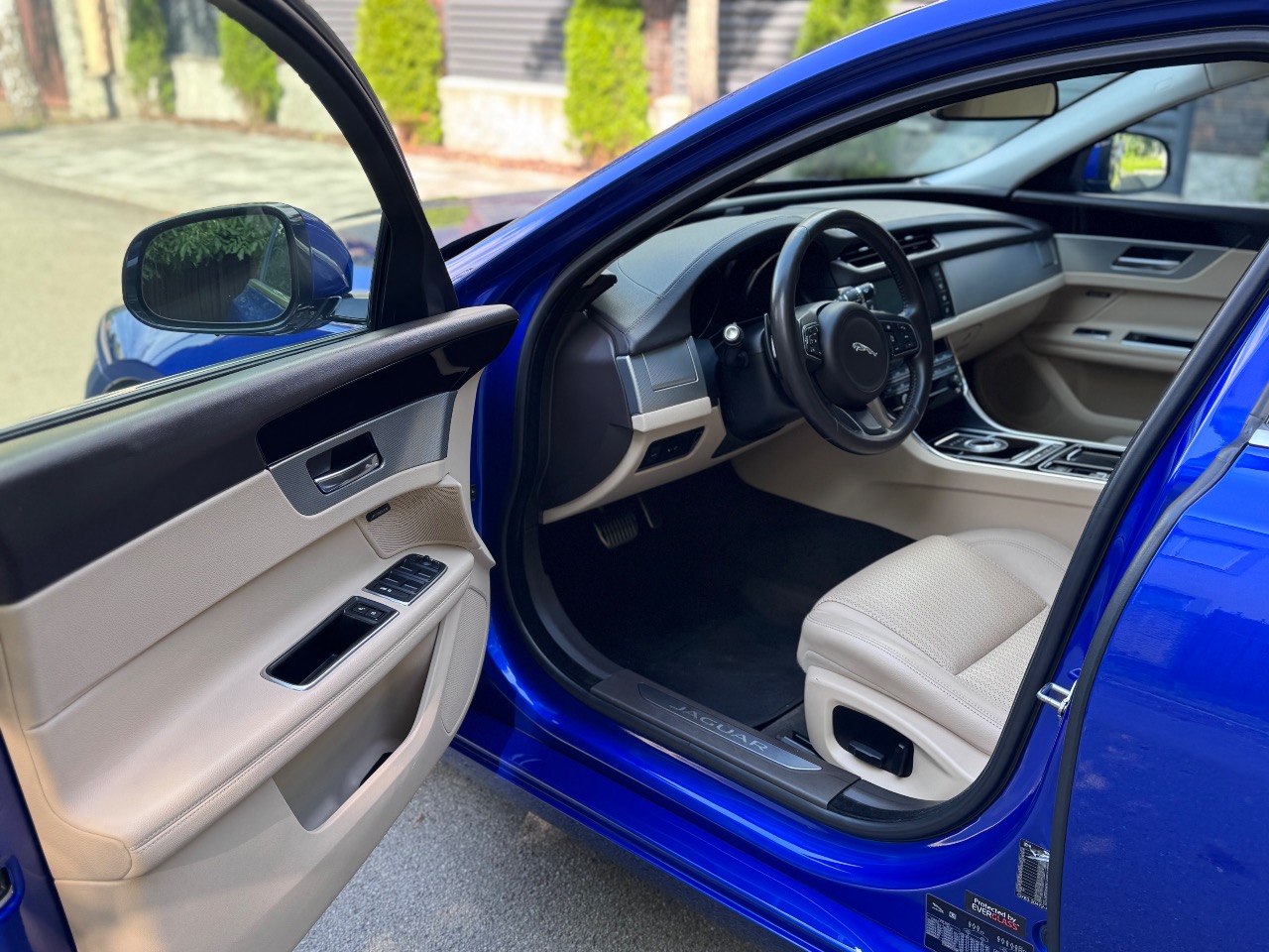 Jaguar XF - фото 20