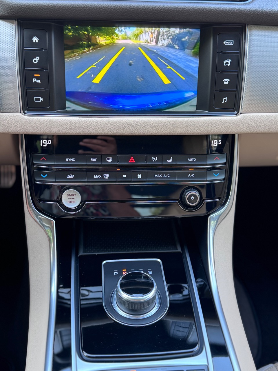 Jaguar XF - фото 27