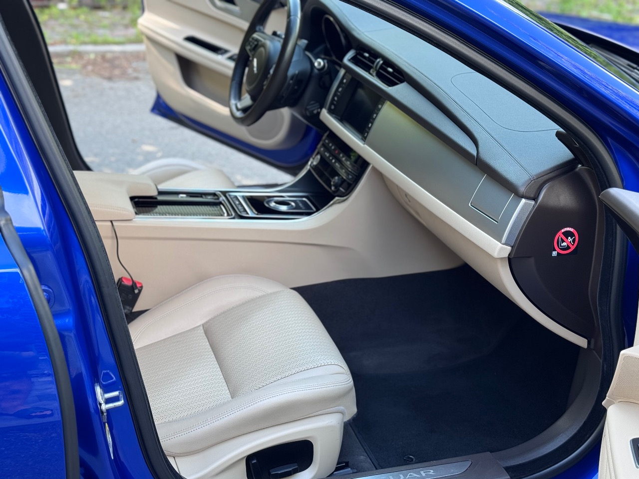 Jaguar XF - фото 33