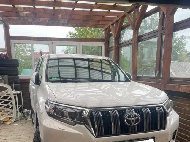 Toyota Land Cruiser Prado - фото 2