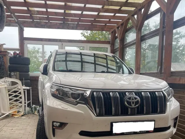 Toyota Land Cruiser Prado - фото 1