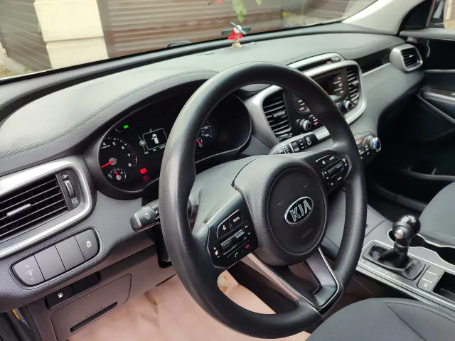Kia Sorento - фото 4