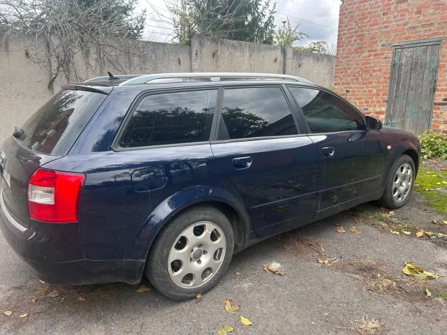 Audi A4 - фото 5