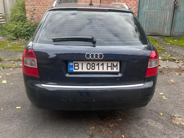 Audi A4 - фото 2
